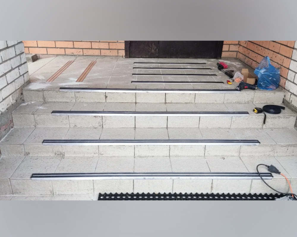 Порог одноуровневый ПС 08.1800.04л Бронза анод