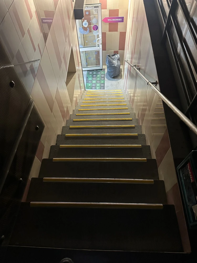 Порог угловой ПУ 71.2700.001ч Алюминий