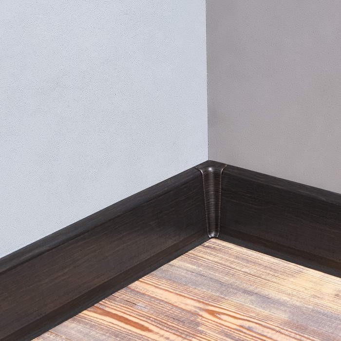 Плинтус ПВХ Cezar матовый с мягким краем HI-LINE PRESTIGE 090 Черный