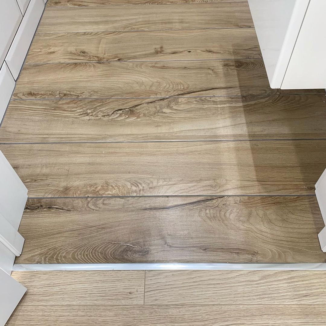 Алюминиевый  профиль ПТ-18 (браш) серебро/мат 2,7 м.