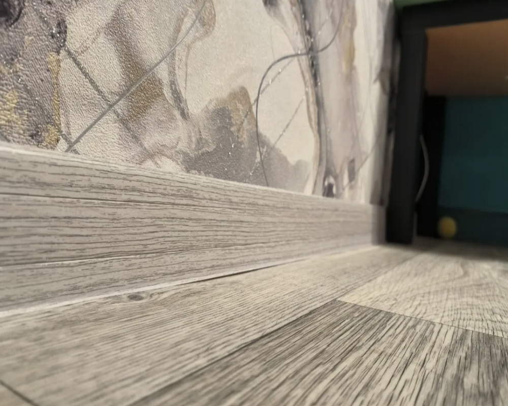 Плинтус ПВХ Волшебная палочка 70мм Home 2,2м 7035