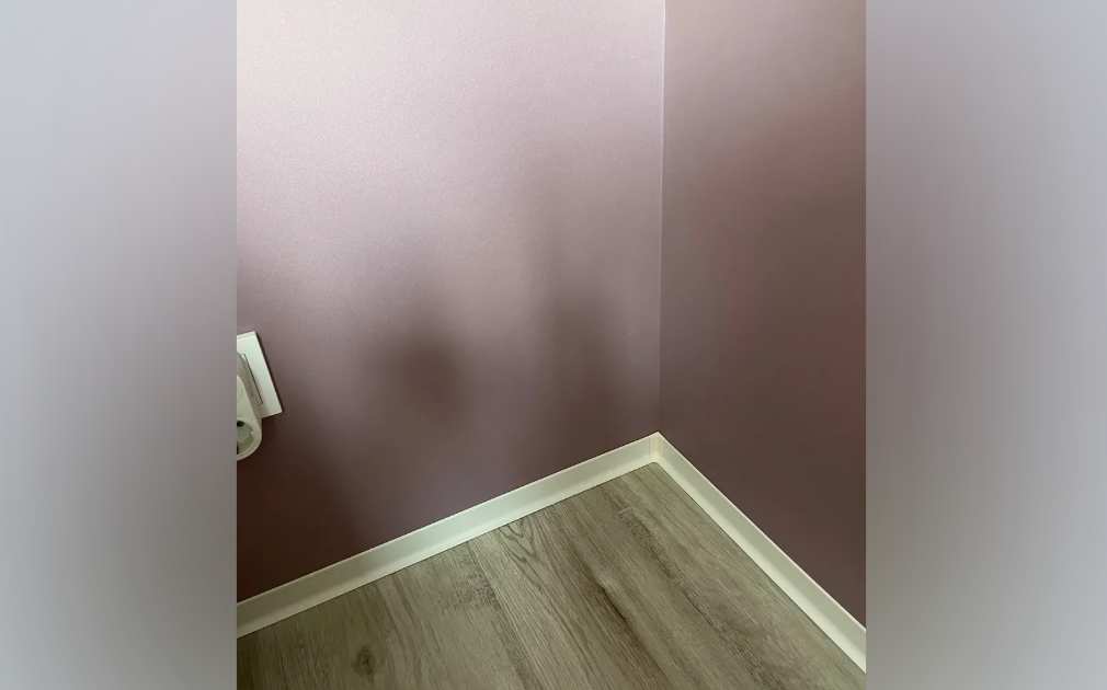 Плинтус алюминиевый Волшебная Палочка 80 мм 3,0 м Белый глянец