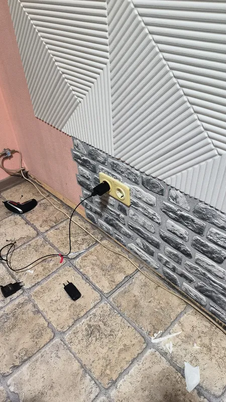 Панель ПВХ самоклеющаяся 473*470 мм 15шт/уп. Мергель известковый. Цена указана за 3,3 м²