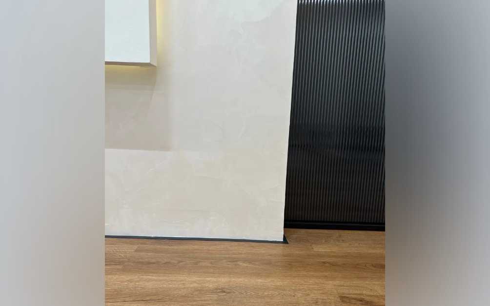 Микроплинтус AL16X5-03 16х6х1900мм Чёрный