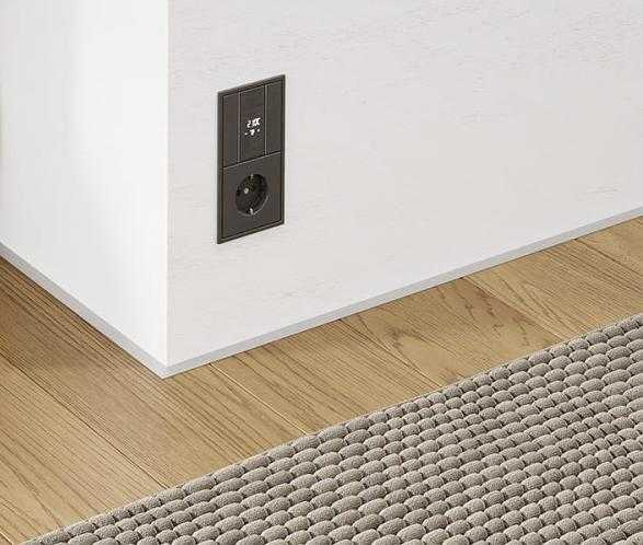 Антиплинтус Апл 01.2700.01л. Серебро матовое