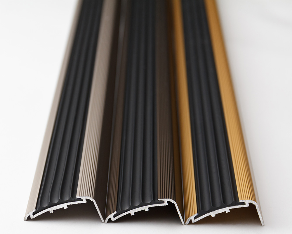 Порог угловой ПУ 71.2700.204л Бронза