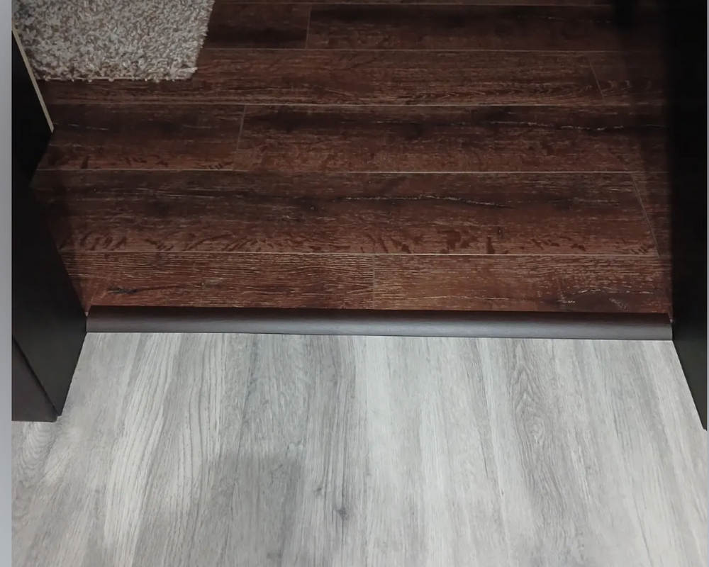 Самоклеящийся порог ЛС 35.1800.4091 Дуб темный