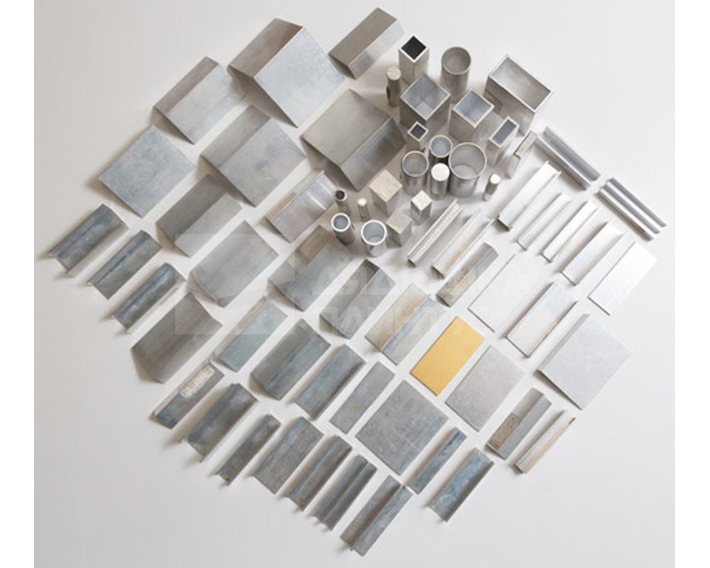 Уголок разнополочный 40х10 мм Уп 13.2000.500 Без окраса