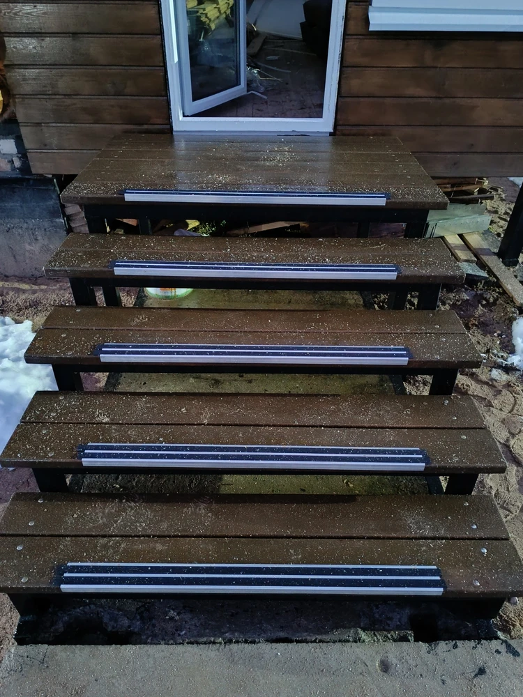 Порог угловой ПУ 71.2700.242л Анод шампань